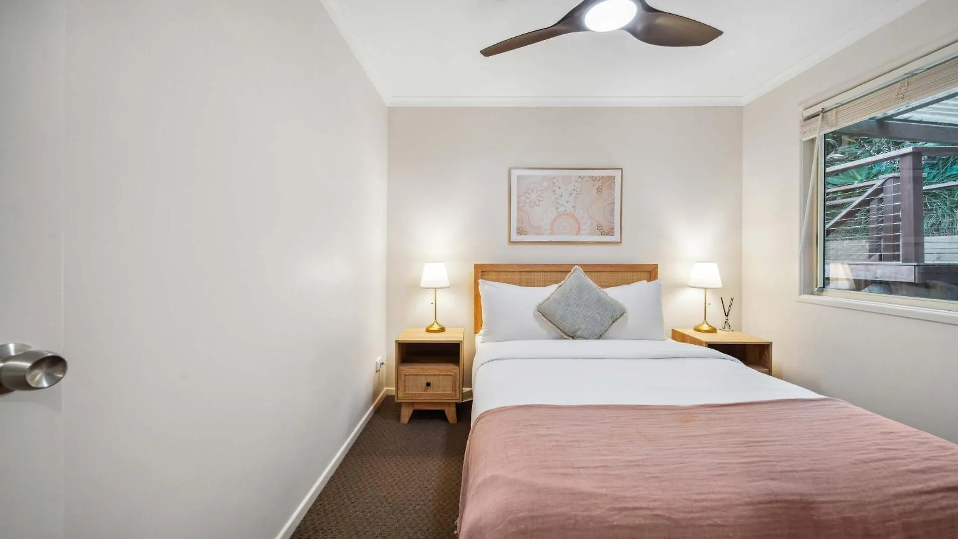 Wattle Cottage - A Stylish Hinterland Escape Maleny 0*,