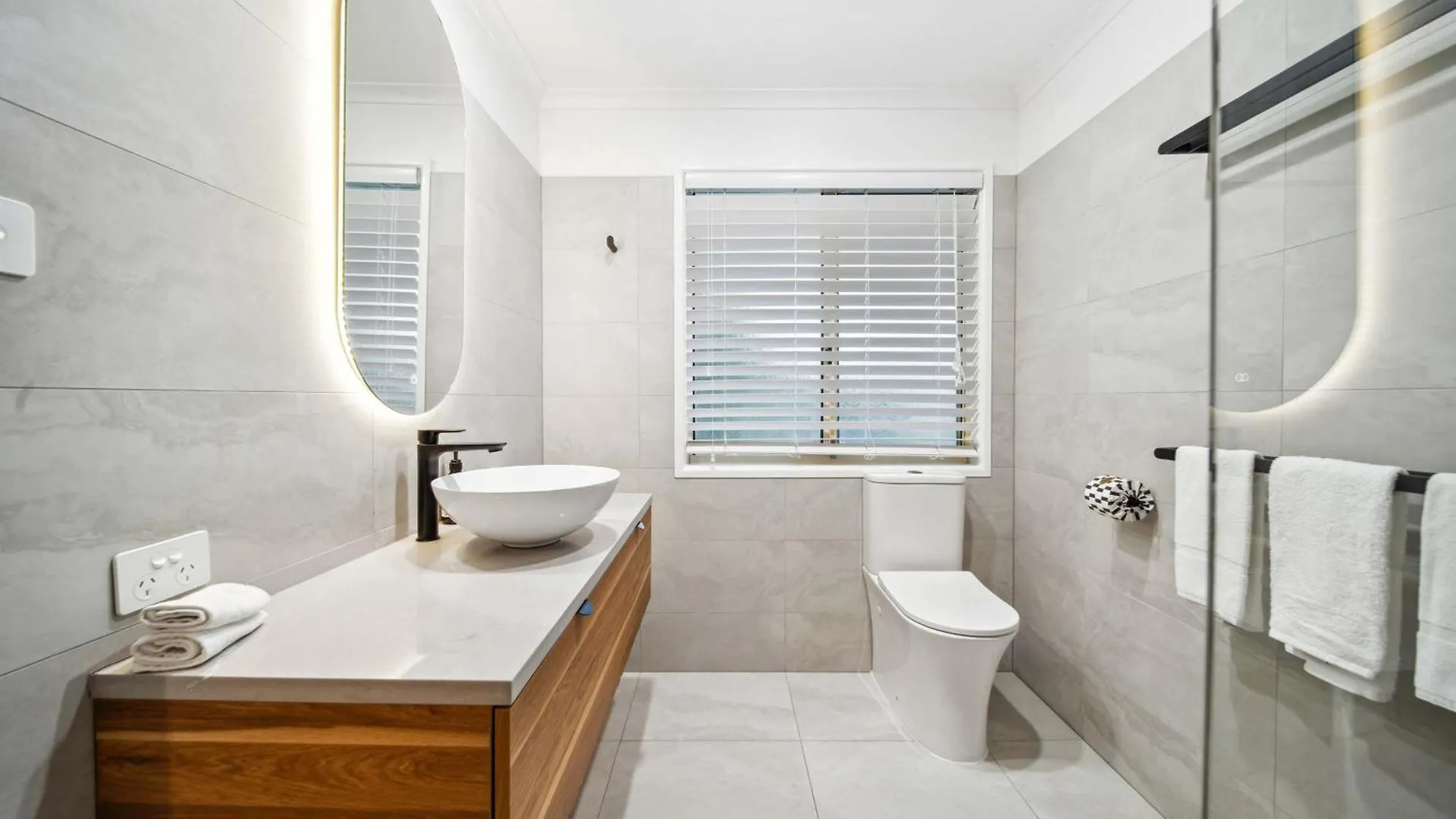 Wattle Cottage - A Stylish Hinterland Escape Maleny 0*,  Austrália