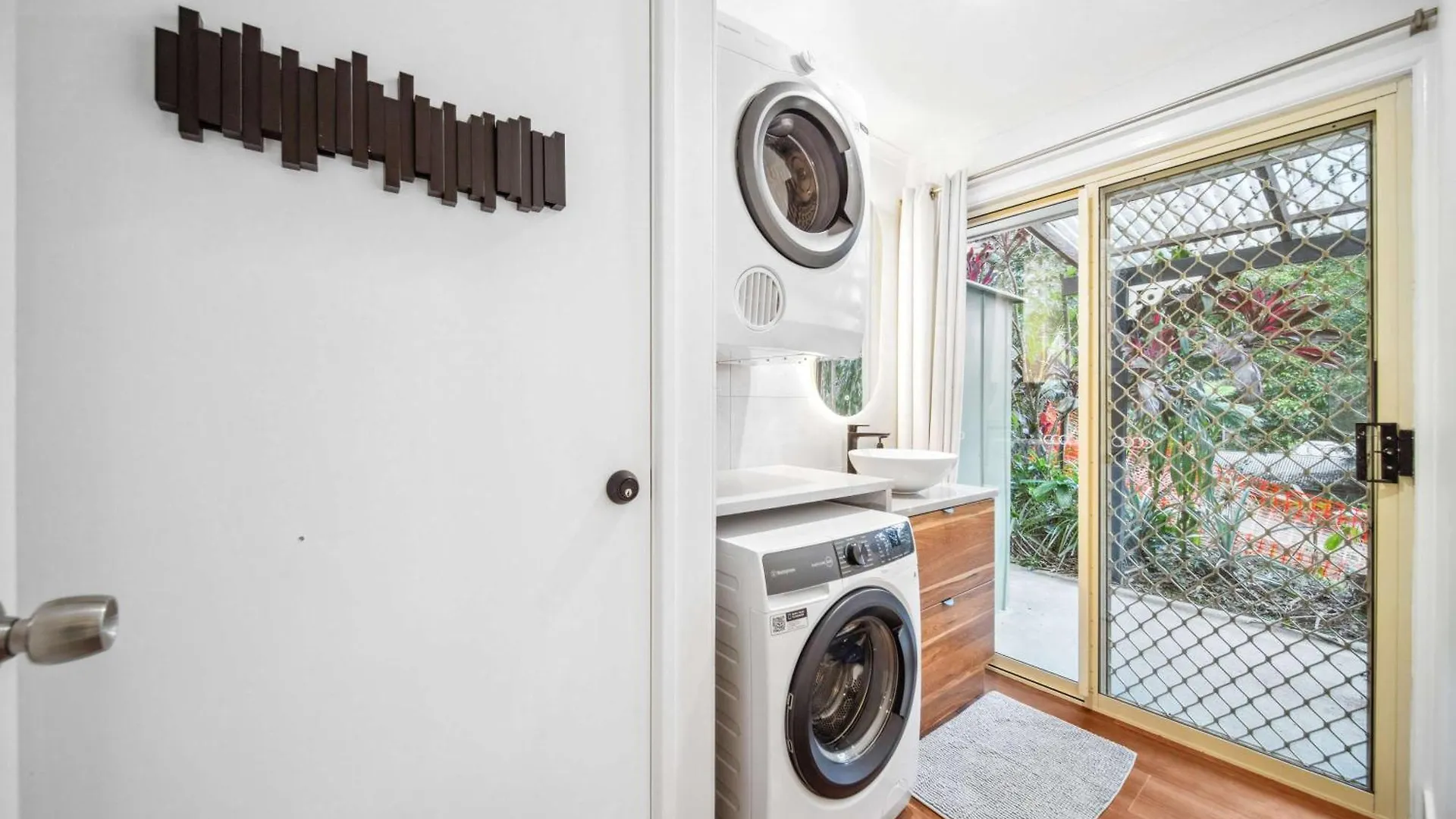 Wattle Cottage - A Stylish Hinterland Escape Maleny 0*,  Austrália